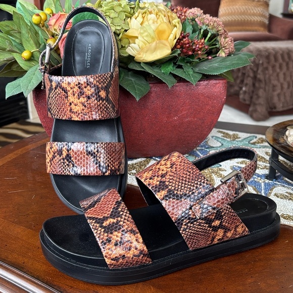 Brand New Aerosoles Leggenda Flatform Snakeskin Python Print Dual Band Sandals - Picture 16 of 16